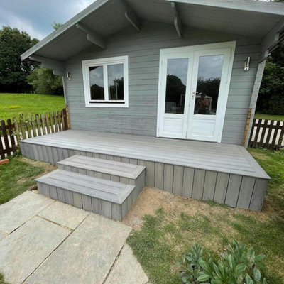 Paving Stones Direct Platinum Composite Decking  2.4m (10 Boards)