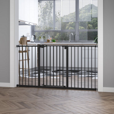 Dog gates best sale for wide doorways