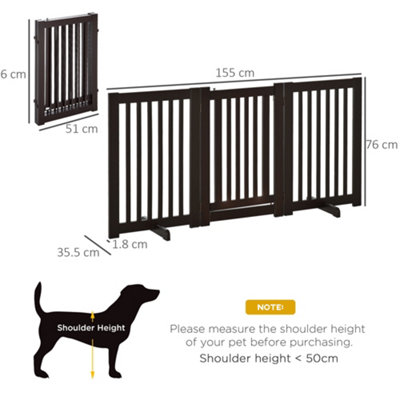 PawHut Freestanding Dog Gate Wood Doorway Safety Pet Barrier Fence Foldable w/ Latch Support Feet Deep Brown, 155 x 76 cm
