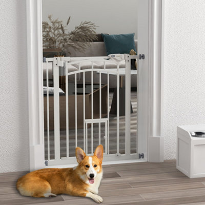 PawHut Pressure Fit Safety Gate Dog Gate w Small Cat Door Opening 74 80cm