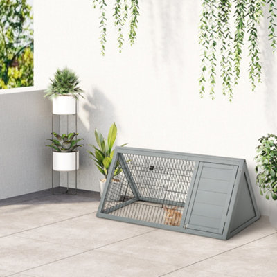 Triangle rabbit outlet hutch