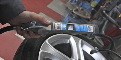 Pcl Tyre Inflator With Twin Hold Connection
