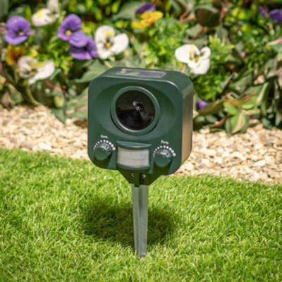 Pestbye Solar Powered Cat Repellent Waterproof Ultrasonic Repeller Cat Scarer with Ground Stake
