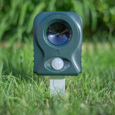 Pestbye Twinpack Battery Operated Cat Repellent V2 Ultrasonic Cat Scarer with HyperResonance Frequency