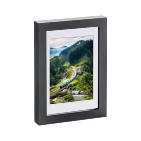Photo Frame with 4" x 6" Mount - 5" x 7" - Black/White