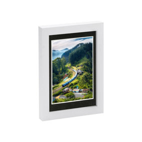 Photo Frame with 4" x 6" Mount - 5" x 7" - White/Black