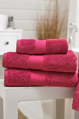 Magenta bath deals towels