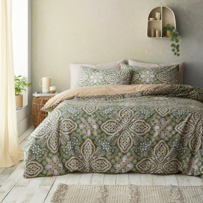 Pineapple Elephant Alba Geo Reversible Duvet Cover Set with Pillowcases Green