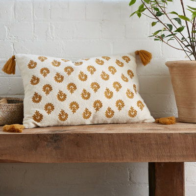 Pineapple Elephant Raya Tassel 40x60 cm Cushion Ochre Yellow