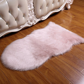 Pink Irregular Shaped Ultra-Soft Plush Shaggy Area Rug 90cm (L) x 60cm (W)