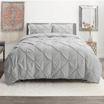 PINTUCK DUVET COVER set + Matching Pillowcases with Bedsheet - 3in1 Hotel Style Bedding Set - Silver Grey