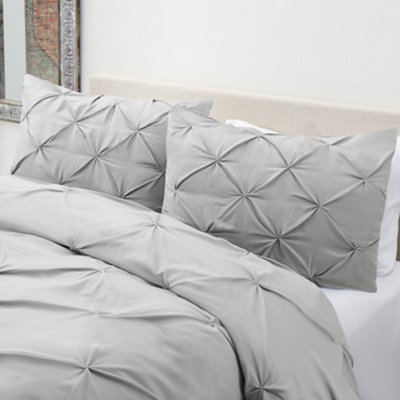 PINTUCK DUVET COVER set + Matching Pillowcases with Bedsheet - 3in1 Hotel Style Bedding Set - Silver Grey