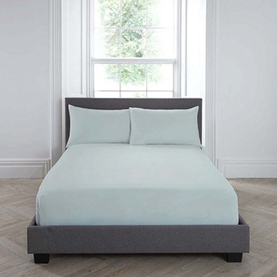 Plain Dyed Soft Touch 32cm Fitted Bed Sheet