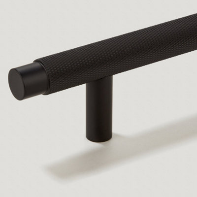 Plank Hardware KEPLER Knurled Closet Bar Handle - 760mm - Black