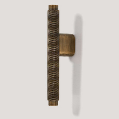 Plank Hardware KEPLER L-Bar Handle - Antique Brass | DIY at B&Q