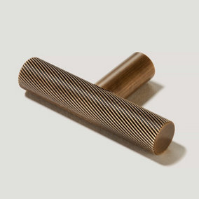 Plank Hardware SEARLE Swirled Single T Handle - Antique Brass
