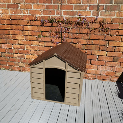 Small outdoor best sale dog kennel