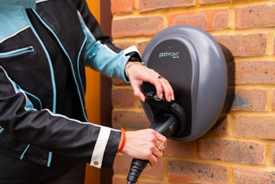 POD POINT SOLO 3S: 7.4kW, Socketed, Solar compatible charging point