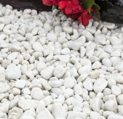 Polar White Spanish Marble Pebbles 20-50mm - 25 Bags (500kg)