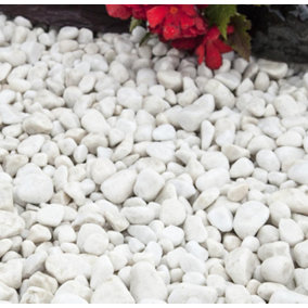 Polar White Spanish Marble Pebbles 20-50mm - 800kg Bulk Bag
