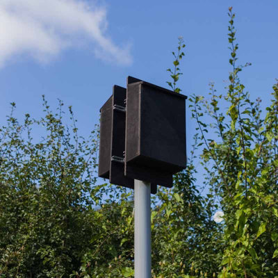 Pole Mounted Large Colony Double Box with 4m pole - Plywood/Ceramic - L13 x W34 x H78 cm