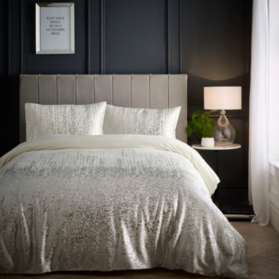 Portfolio Home Marseilles Printed Velvet Metallic Soft Easy Care Bed Linen Bedding Duvet Cover Quilt Set With Pillow Cases