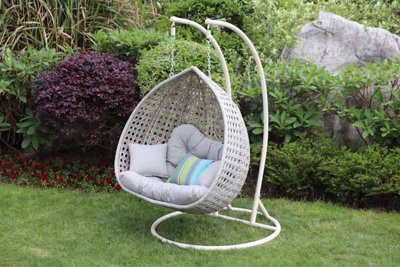 Double hanging deals garden chair