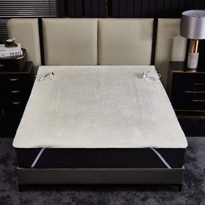 Premium Fleece Top Dual Control Heated Electric Blanket DIY at B&Q