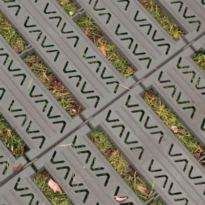 Primrose Instant Roll Out Garden Path Black Plastic Chevron 3m
