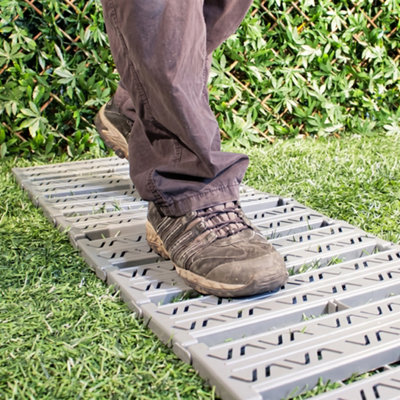 Primrose Instant Roll Out Garden Path Black Plastic Chevron 3m