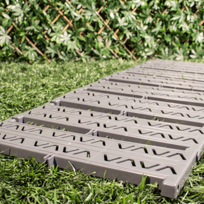 Primrose Instant Roll Out Garden Path Black Plastic Chevron 3m