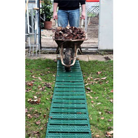 Primrose Instant Roll Out Garden Path Green Plastic Chevron 3m