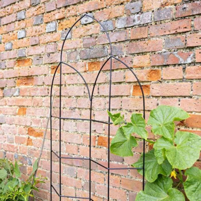Primrose Offset Metal Spire Design Trellis in Black Powder Coating 182cm