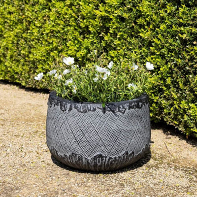 Primrose Pattern Textured Fibrecotta Round Planter In Charcoal 36cm