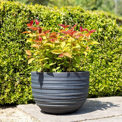 Primrose Ribbed Textured Fibrecotta Round Planter In Charcoal 33cm