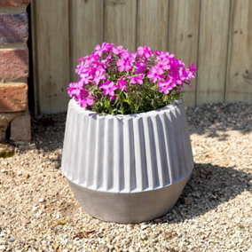 Primrose Textured Concrete Deep Ribbed Round Planter In Grey 25cm