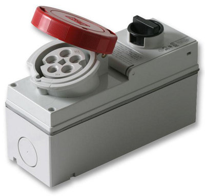 PRO POWER - 32A, 415V, Switched Interlocked Vertical CEE Socket, 3P+N+E, Red
