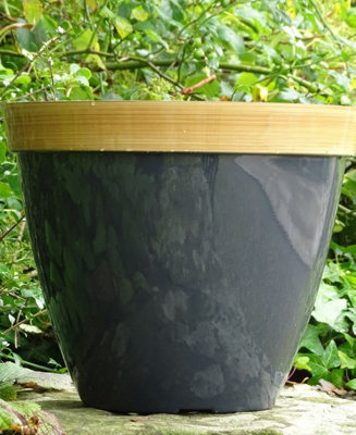 Provence planter in Grey set of 2 with bamboo effect rim - made with 100% recycled plastic