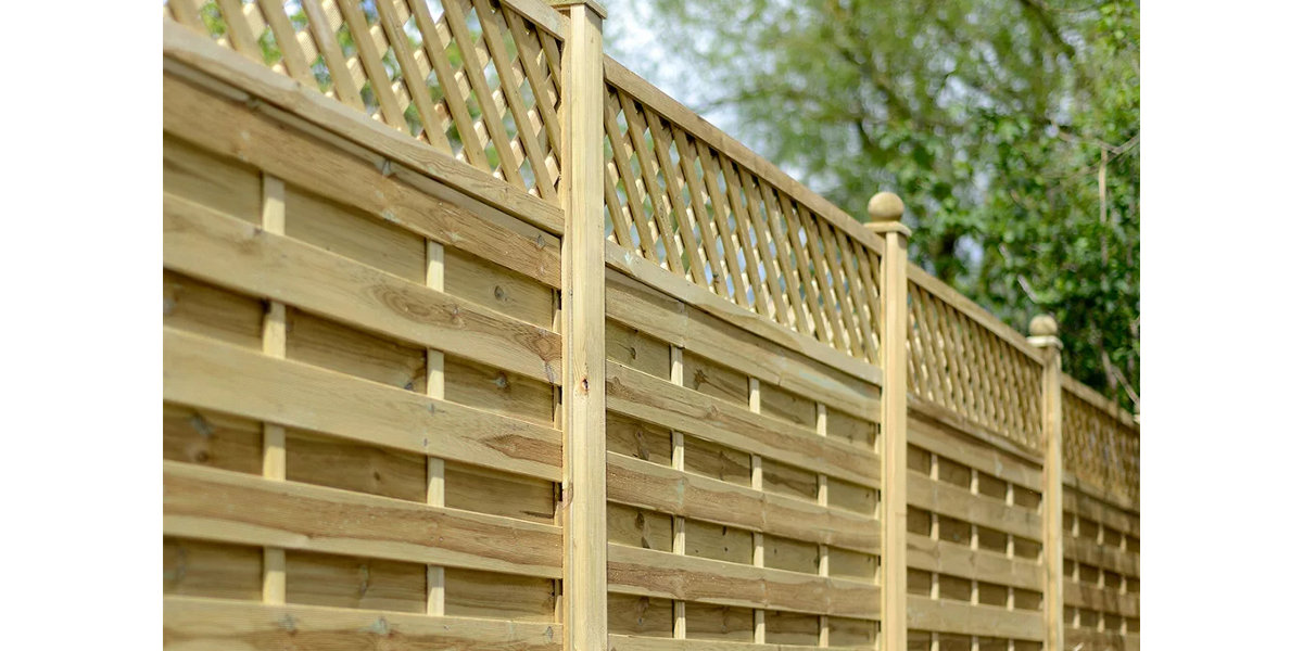 How to put up a panel fence, Outdoor & Garden