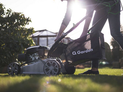 B&q self deals propelled lawn mower