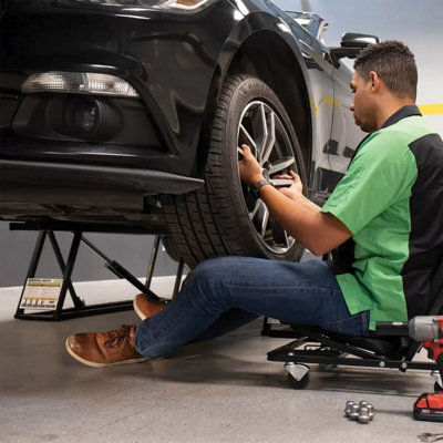 QuickJack Portable Automatic Car Lift System Jack (2,268kg Capacity ...
