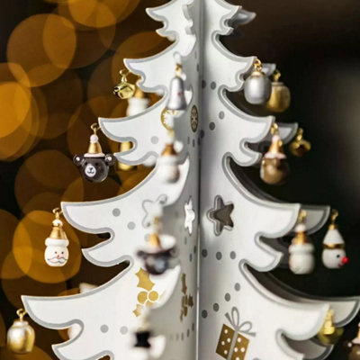 raditional metal Gold Christmas Tree Decoration Finish - Freestanding ...