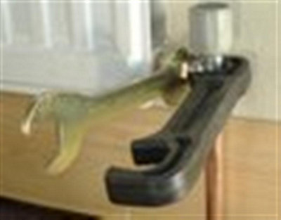 RadWrench -  Tool for Holding Radiator Valves without Causing Damage