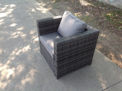 Single outdoor deals rattan chair