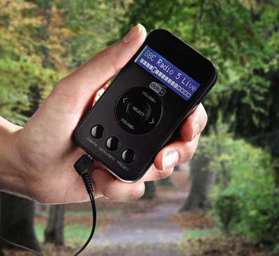 RECHARGEABLE POCKET DAB RADIO - EASY TO USE DIGITAL RADIO WITH 30 PRE ...