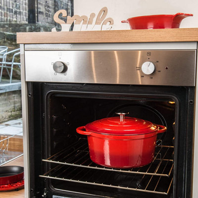 https://media.diy.com/is/image/KingfisherDigital/red-5-2l-round-cast-iron-casserole-oven-roasting-dish-induction-gas-safe-dutch-with-lid~5014478435375_04c_MP?$MOB_PREV$&$width=618&$height=618