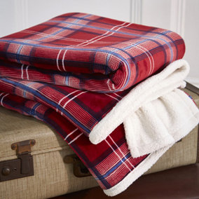 Red Check Sherpa Throw. Warm Soft Fleece Throw With Sherpa Reverse. 130 x 180cm
