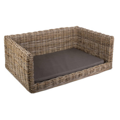 Red Hamper RA016 Rattan Large Luxury Rattan Dog Sofa Bed | DIY at B&Q