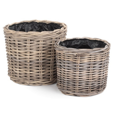 Red Hamper RA030 Rattan Set of 2 Rattan Round Planter with Plastic Lining