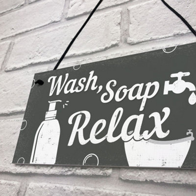 Dramatic Farmhouse Bathroom Wall Décor - Soul & Lane